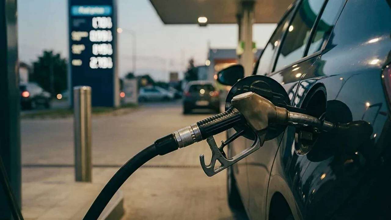 Benzin ve motorinde 'Eşel Mobil' depremi: 1 Ekim sabahı pompada tarihi zam geliyor! 11